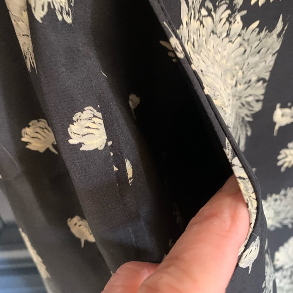 Long wrap around silk skirt - Picture 11 of 12